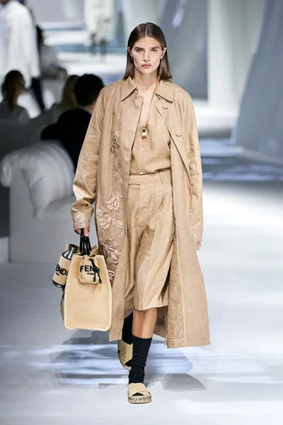 Look 22